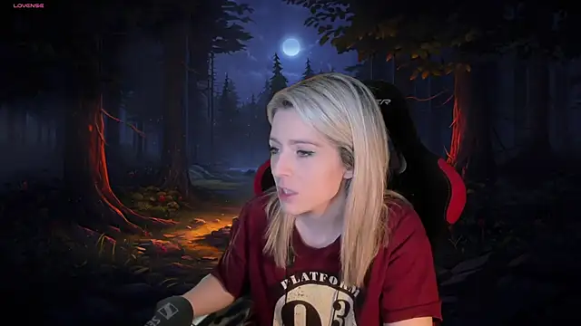 Snapshot of Lisaonthemoon chatting on 5, 12, 2024 Lisaonthemoon online show from 5, 12, 2024