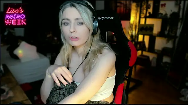 Snapshot of Lisaonthemoon chatting on 18, 2, 2025 Lisaonthemoon online show from 18, 2, 2025