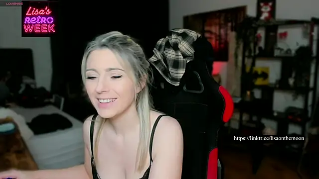 Snapshot of Lisaonthemoon chatting on 25, 2, 2025 Lisaonthemoon online show from 25, 2, 2025