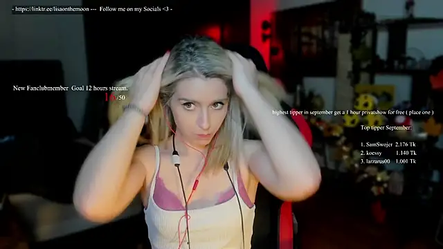 Snapshot of Lisaonthemoon chatting on 16, 9, 2025 Lisaonthemoon online show from 16, 9, 2025