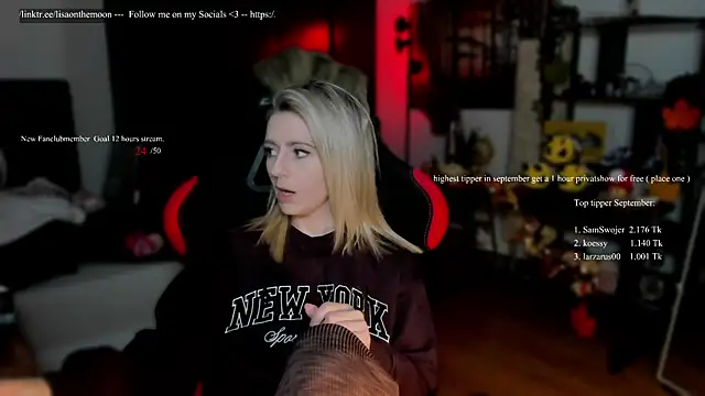 Snapshot of Lisaonthemoon chatting on 17, 9, 2025 Lisaonthemoon online show from 17, 9, 2025