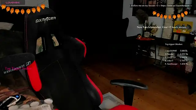 Snapshot of Lisaonthemoon chatting on 16, 10, 2025 Lisaonthemoon online show from 16, 10, 2025