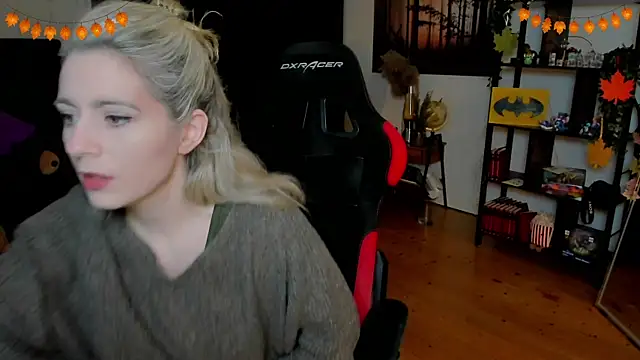 Snapshot of Lisaonthemoon chatting on 29, 10, 2025 Lisaonthemoon online show from 29, 10, 2025