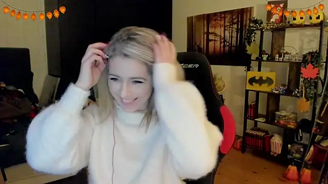 Snapshot of Lisaonthemoon chatting on 21, 11, 2025 Lisaonthemoon online show from 21, 11, 2025