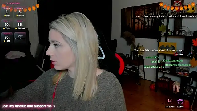 Snapshot of Lisaonthemoon chatting on 23, 11, 2025 Lisaonthemoon online show from 23, 11, 2025