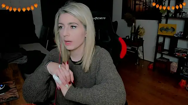 Snapshot of Lisaonthemoon chatting on 25, 11, 2025 Lisaonthemoon online show from 25, 11, 2025