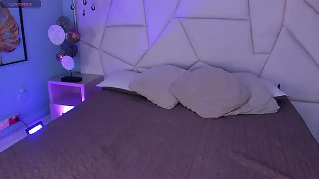 bellaa becca online show from 14, 12, 2025