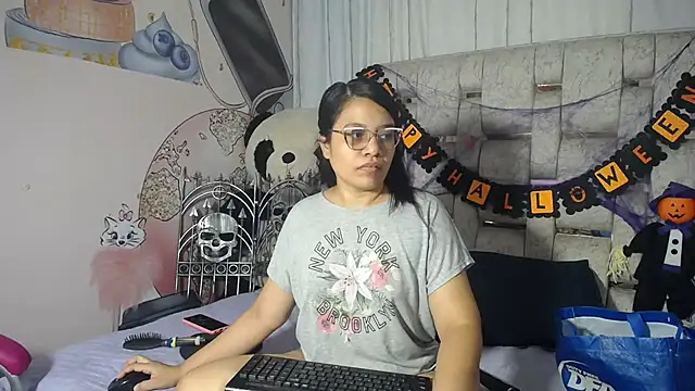 KEYRA-MILLER- online show from 23, 10, 2025