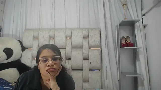 Snapshot of KEYRA-MILLER- chatting on 27, 2, 2026 KEYRA-MILLER- online show from 27, 2, 2026