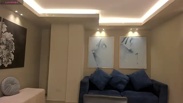 PaulinaSantos  online show from 4, 2, 2026