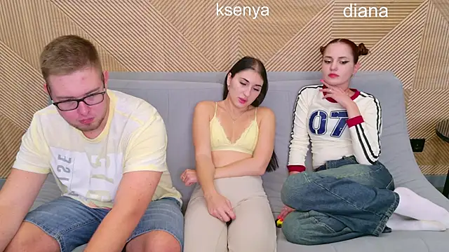 Snapshot of Ksenny chatting on 15, 9, 2025 Ksenny online show from 15, 9, 2025