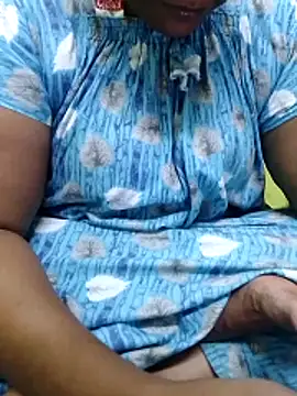 Snapshot of Tamilpriya46 chatting on 19, 10, 2025 Tamilpriya46 online show from 19, 10, 2025