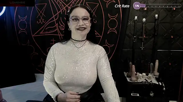 Snapshot of Evil_Queen_666 chatting on 12, 12, 2024 Evil Queen 666 online show from 12, 12, 2024