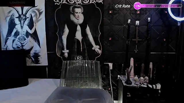 Snapshot of Evil_Queen_666 chatting on 21, 2, 2025 Evil Queen 666 online show from 21, 2, 2025
