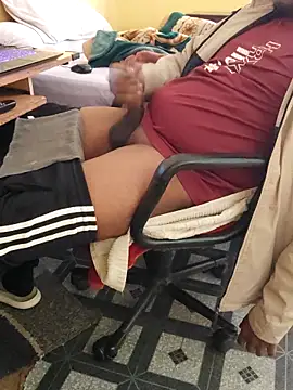 Snapshot of Brown_Munda047 chatting on 21, 12, 2025 Brown Munda047 online show from 21, 12, 2025