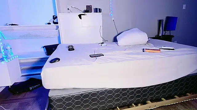 Snapshot of THICKwithDICKK chatting on 10, 3, 2025 THICKwithDICKK online show from 10, 3, 2025