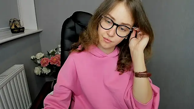 Snapshot of AfinaCutie chatting on 7, 12, 2024 AfinaCutie online show from 7, 12, 2024