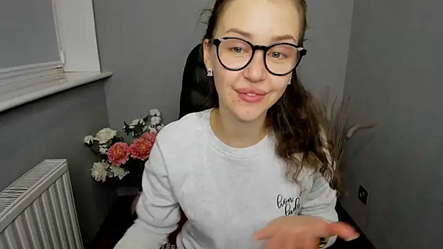 Snapshot of AfinaCutie chatting on 10, 12, 2024 AfinaCutie online show from 10, 12, 2024