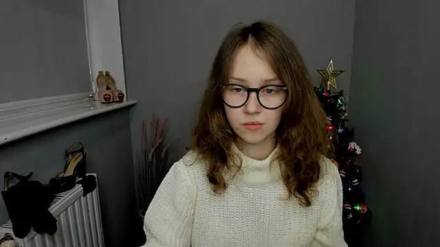 Snapshot of AfinaCutie chatting on 3, 1, 2025 AfinaCutie online show from 3, 1, 2025