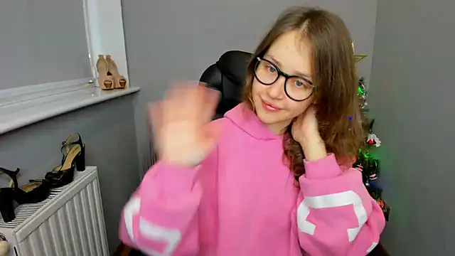 Snapshot of AfinaCutie chatting on 4, 1, 2025 AfinaCutie online show from 4, 1, 2025