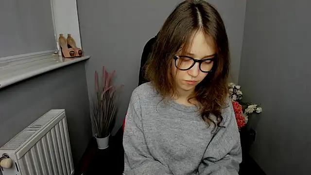 Snapshot of AfinaCutie chatting on 1, 2, 2025 AfinaCutie online show from 1, 2, 2025