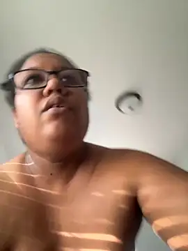 ebonyred online show from 15, 10, 2025