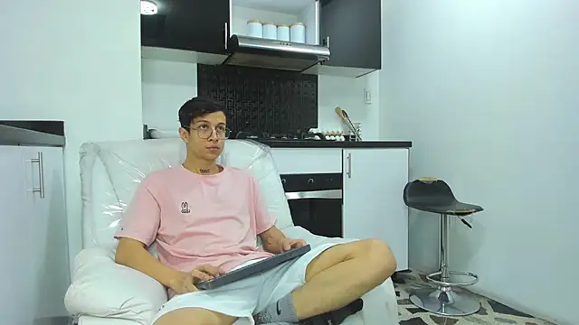 AgarEvans online show from 15, 12, 2024