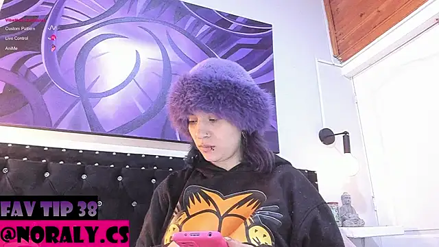 Snapshot of hey_noraly chatting on 15, 6, 2026 hey noraly online show from 15, 6, 2026
