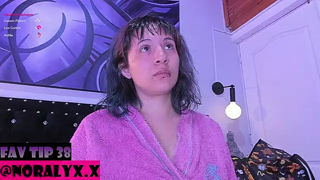 Snapshot of hey_noraly chatting on 3, 7, 2026 hey noraly online show from 3, 7, 2026