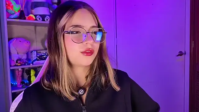 Snapshot of EmilyMiller_ chatting on 4, 5, 2026 EmilyMiller online show from 4, 5, 2026