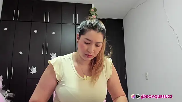 Snapshot of Soyqueen chatting on 10, 9, 2025 Soyqueen online show from 10, 9, 2025