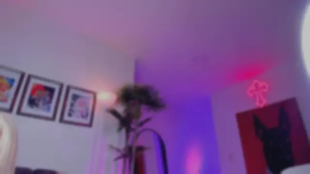 Taylor  foxxx online show from 9, 10, 2025