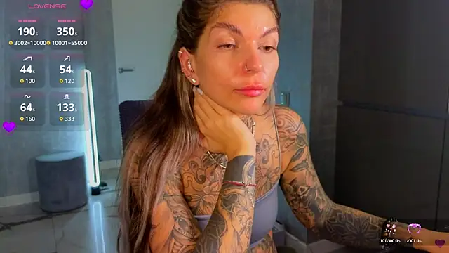 Snapshot of tattooedBabyy chatting on 11, 9, 2025 tattooedBabyy online show from 11, 9, 2025