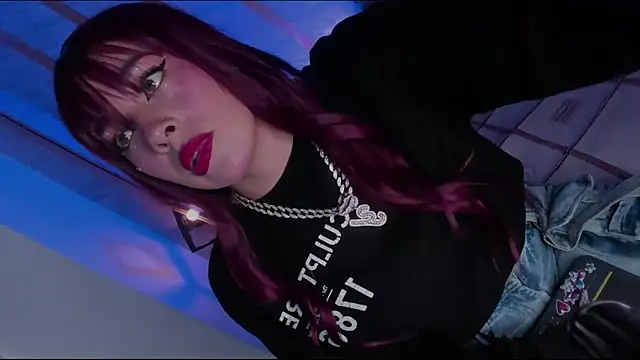 Dalila Thoms online show from 4, 3, 2025