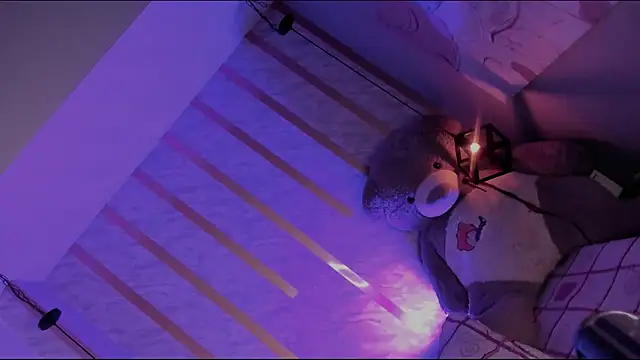 Dalila Thoms online show from 4, 3, 2025