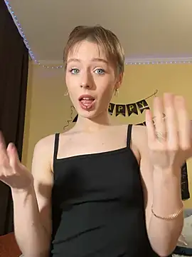 Snapshot of Crayzy_Luv chatting on 9, 3, 2025 Crayzy Luv online show from 9, 3, 2025