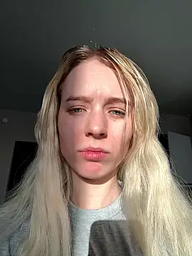 Snapshot of Crayzy_Luv chatting on 14, 1, 2026 Crayzy Luv online show from 14, 1, 2026