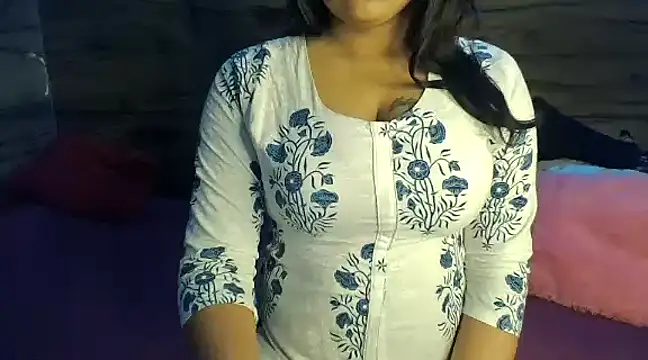 Snapshot of Trezza chatting on 6, 2, 2025 Trezza online show from 6, 2, 2025