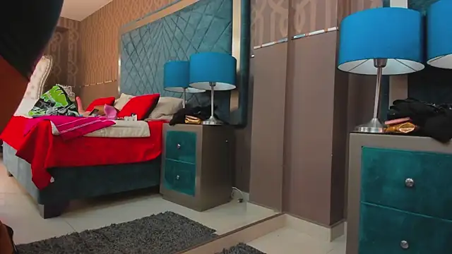 Snapshot of Janna_Rousse_ chatting on 4, 12, 2025 Janna Rousse online show from 4, 12, 2025