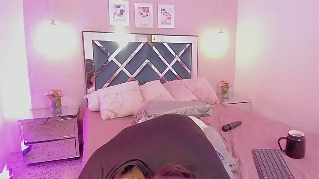 Miakhalifa 7 online show from 16, 3, 2025