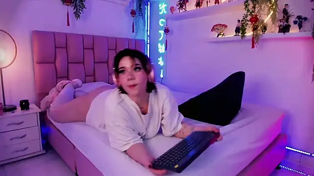 albaismynameX online show from 20, 2, 2025