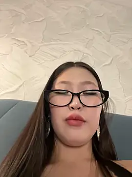 Aiko Yumi online show from 5, 3, 2025