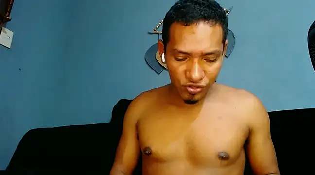 Grandeygruesa1 online show from 5, 1, 2025