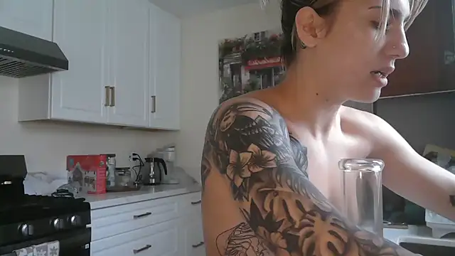 NatalieKneals online show from 17, 12, 2025