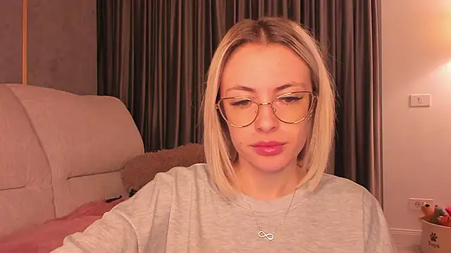 BaayBee   online show from 27, 2, 2025