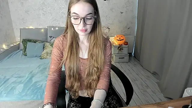 LissaCain online show from 10, 10, 2025