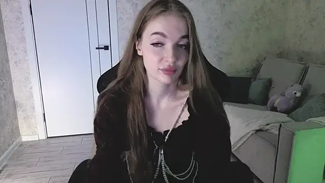 Snapshot of LissaCain chatting on 10, 5, 2026 LissaCain online show from 10, 5, 2026