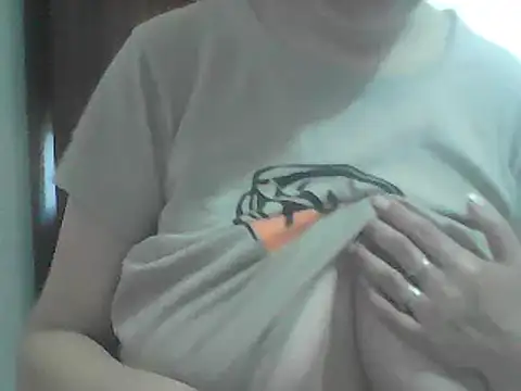 Snapshot of AnaXBerry chatting on 21, 5, 2026 AnaXBerry online show from 21, 5, 2026