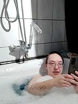 Isabella Geney online show from 21, 2, 2026