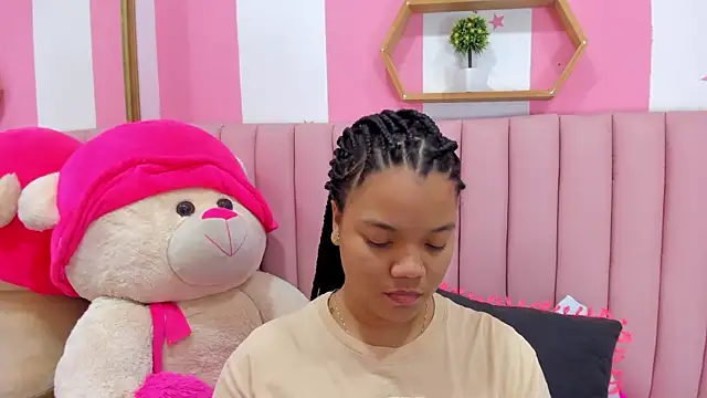 ISABELLA 020 online show from 15, 10, 2025